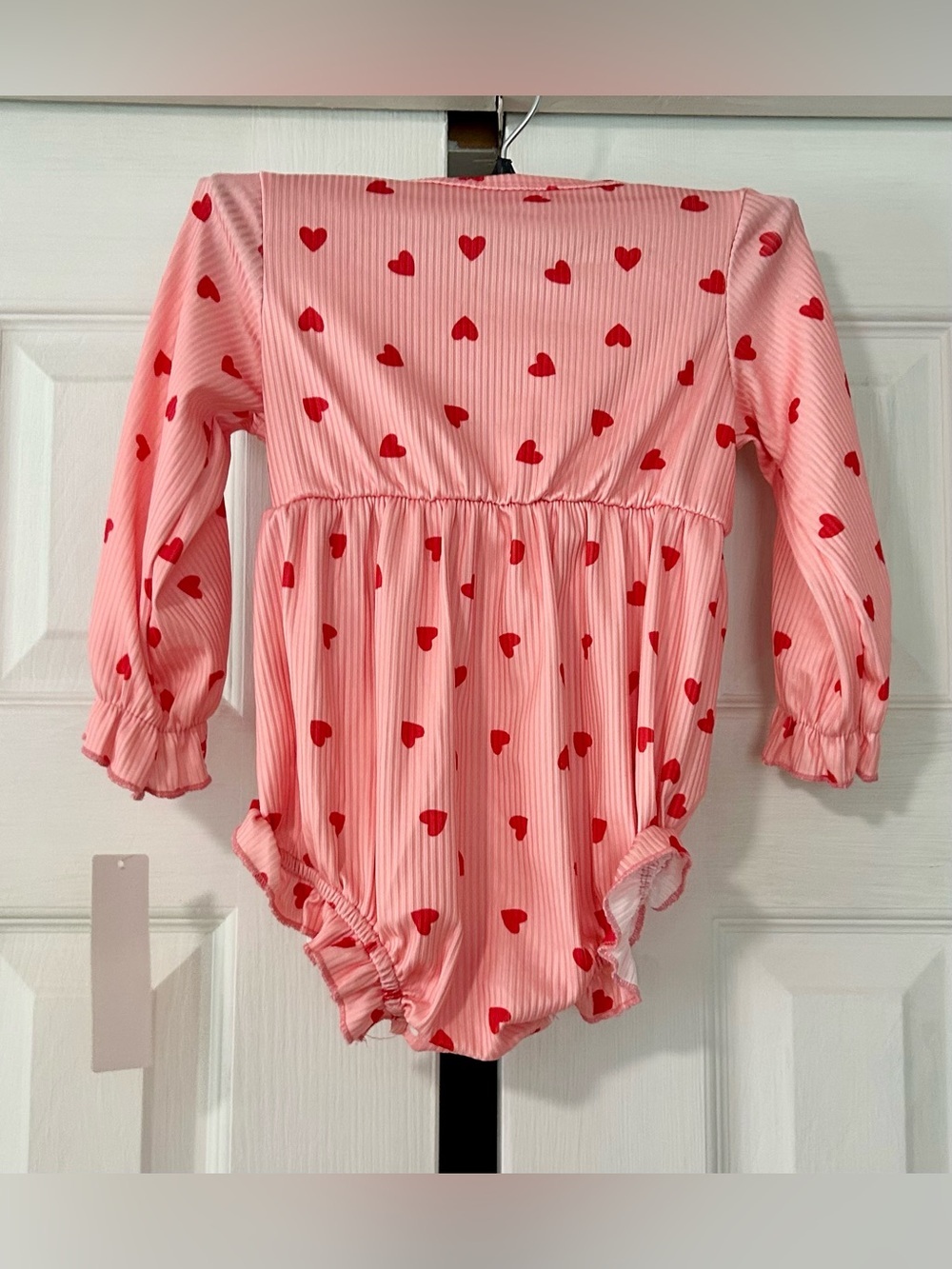 New baby toddler Pink Heart-Print Ruffle One-Piece romper outfit - Picture 2 of 4